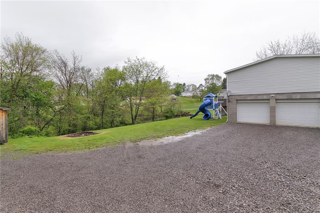 360 Clements Road Pittsburgh, PA 15239 - Photo 22 of 25