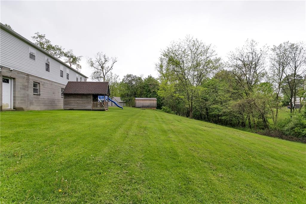 360 Clements Road Pittsburgh, PA 15239 - Photo 24 of 25