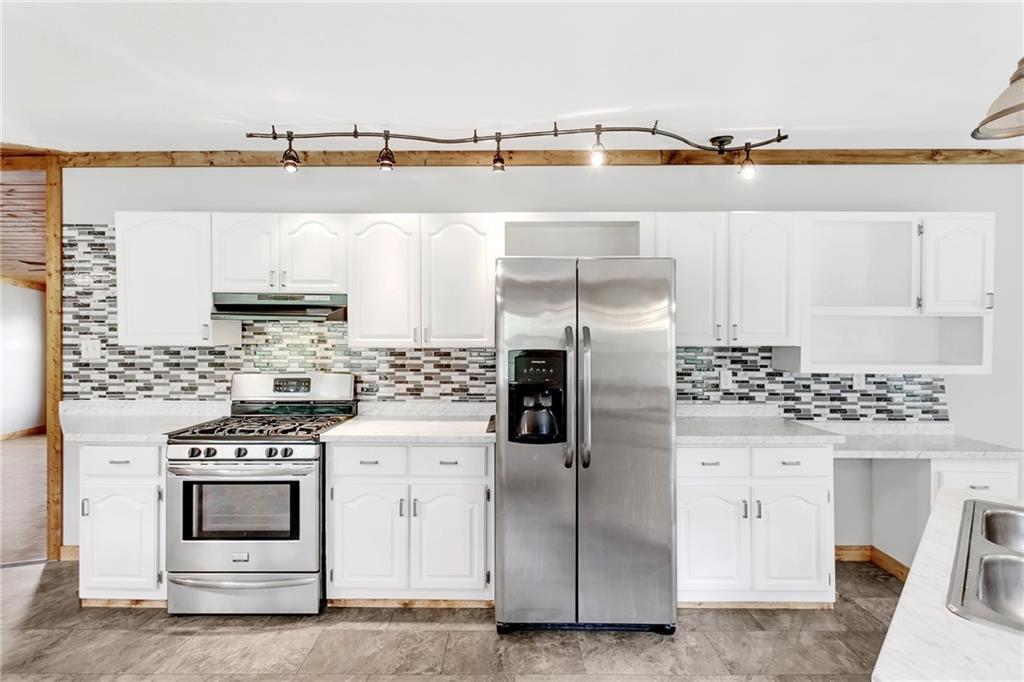 360 Clements Road Pittsburgh, PA 15239 - Photo 7 of 25