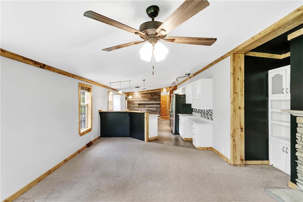 360 Clements Road Pittsburgh, PA 15239 - Photo 8 of 25