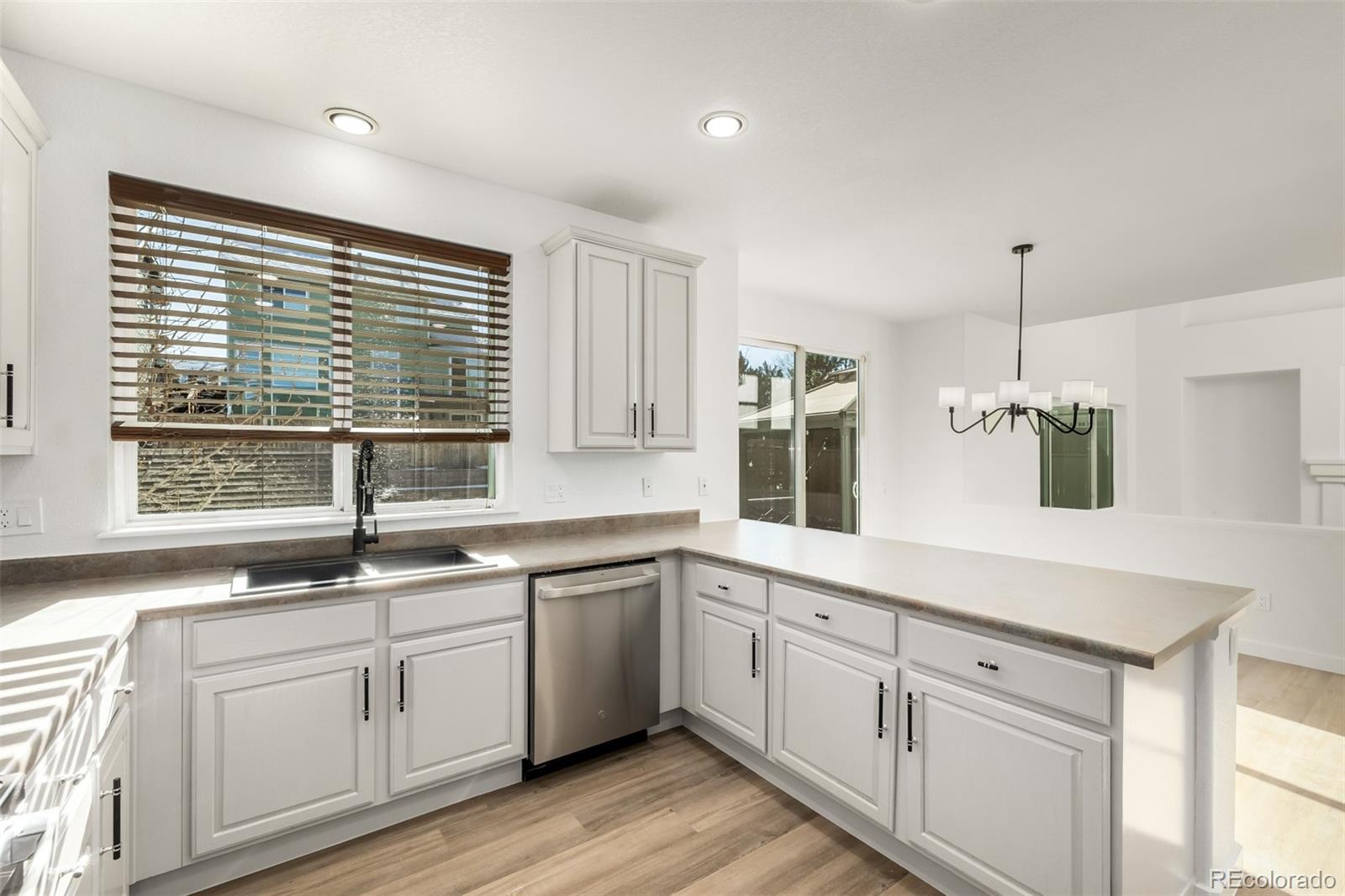 3286 Astorbrook Circle Highlands Ranch, CO 80126 - Photo 11 of 47