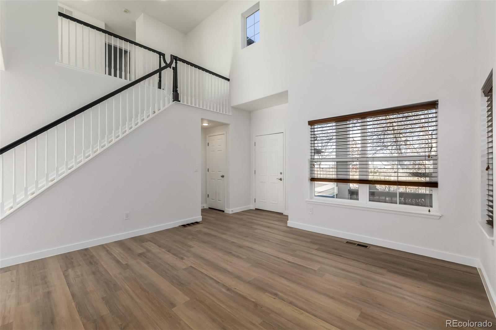 3286 Astorbrook Circle Highlands Ranch, CO 80126 - Photo 6 of 47