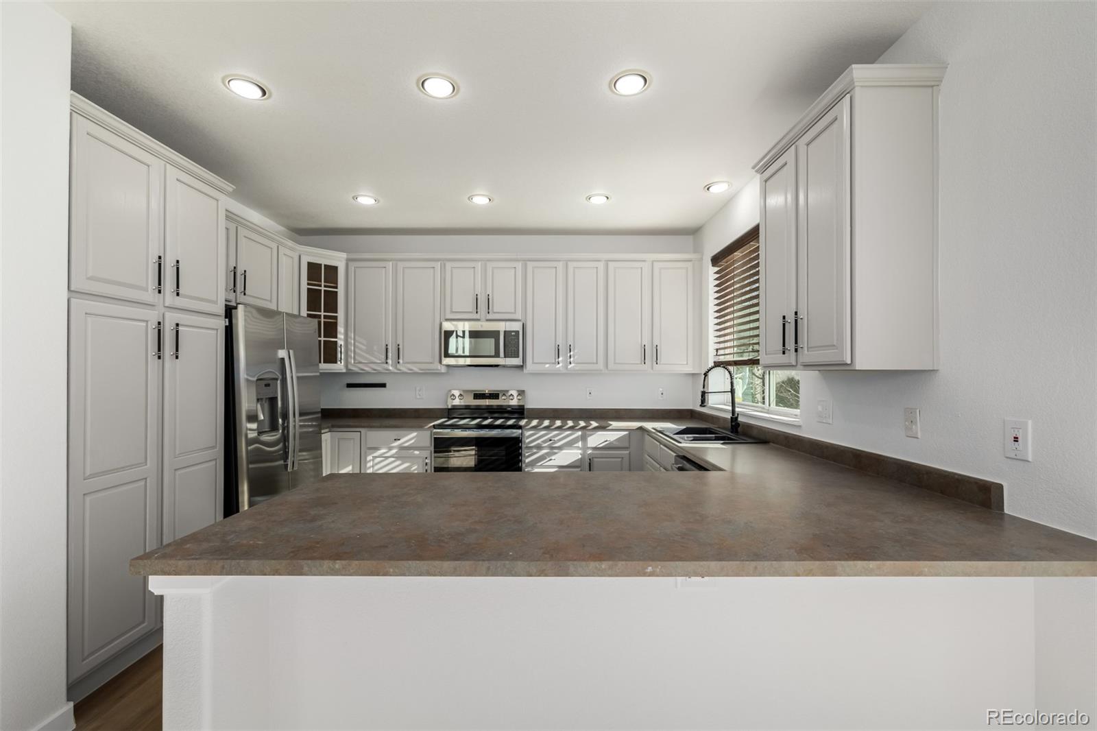 3286 Astorbrook Circle Highlands Ranch, CO 80126 - Photo 8 of 47