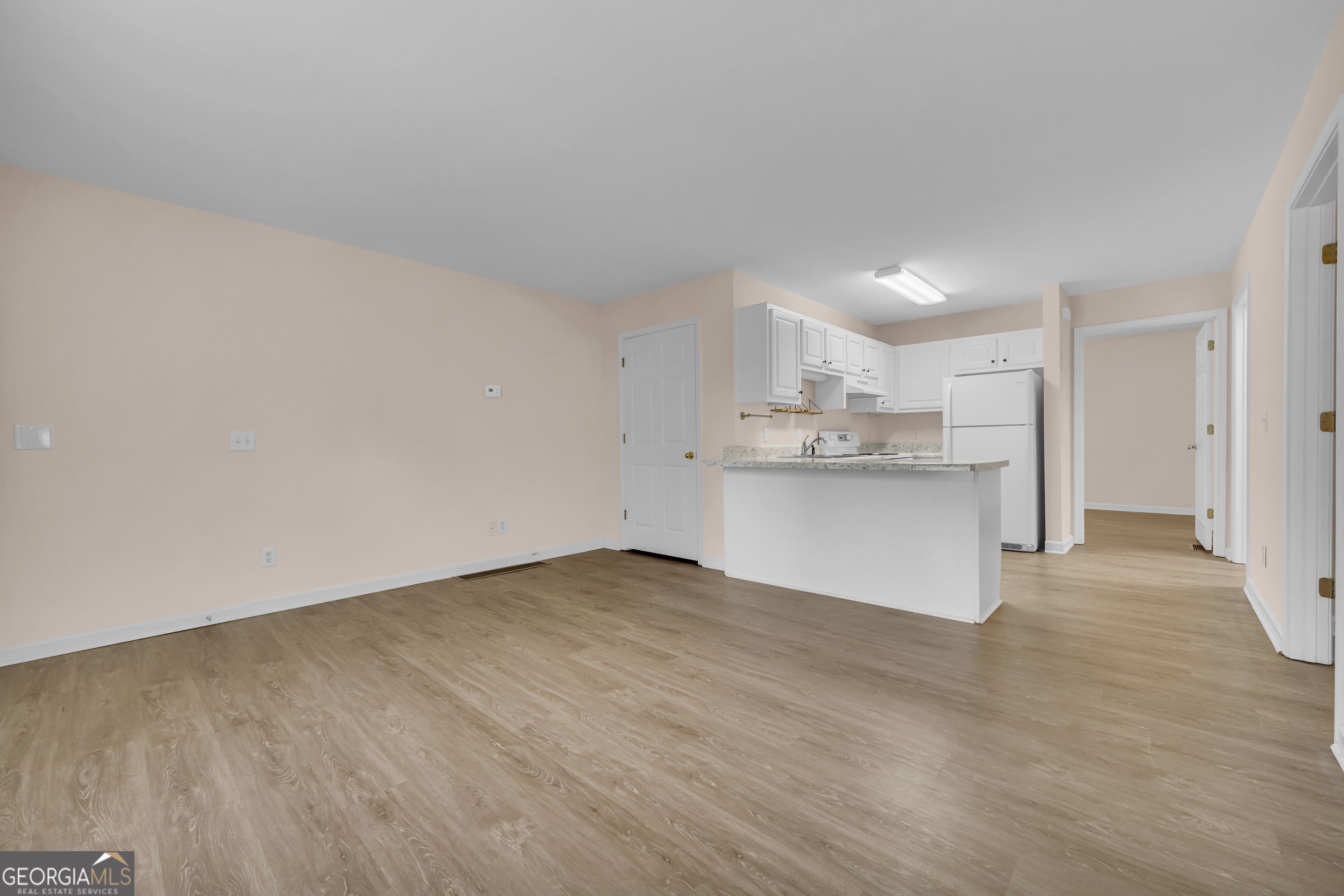 683 Grant Street, Unit I Clarkesville, GA 30523 - Photo 8 of 33