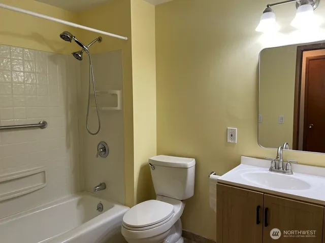 $3,000 | 16866 Southeast 268th Street, Covington, WA 98042