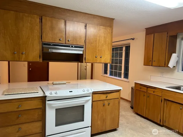 $3,000 | 16866 Southeast 268th Street, Covington, WA 98042