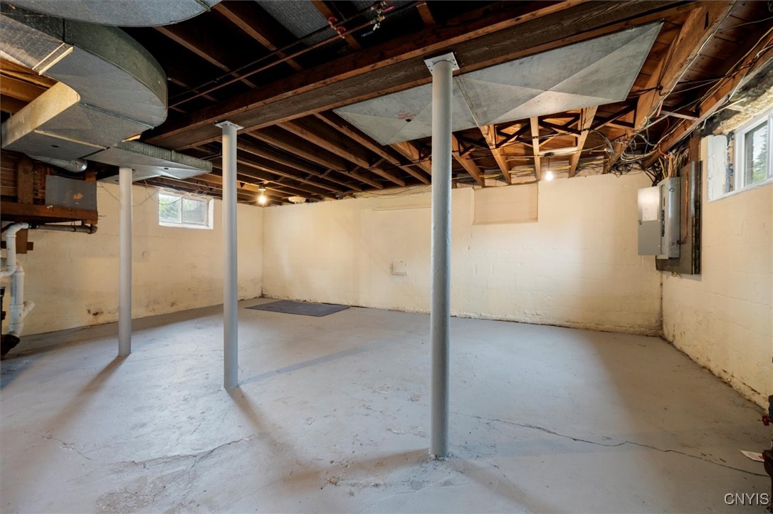 824 Herkimer Road Utica, NY 13502 - Photo 15 of 48