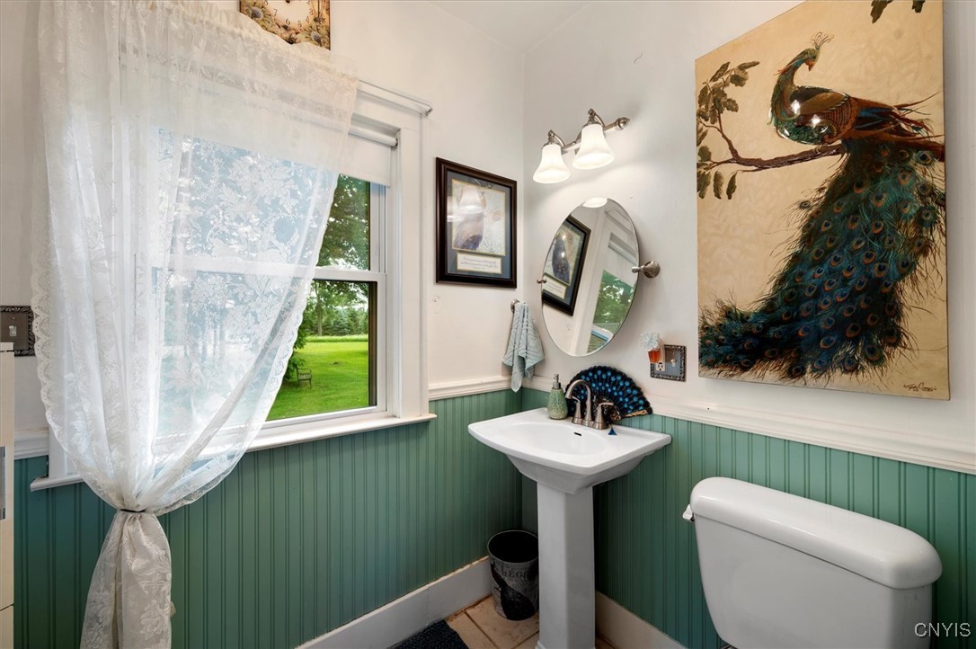 824 Herkimer Road Utica, NY 13502 - Photo 10 of 48