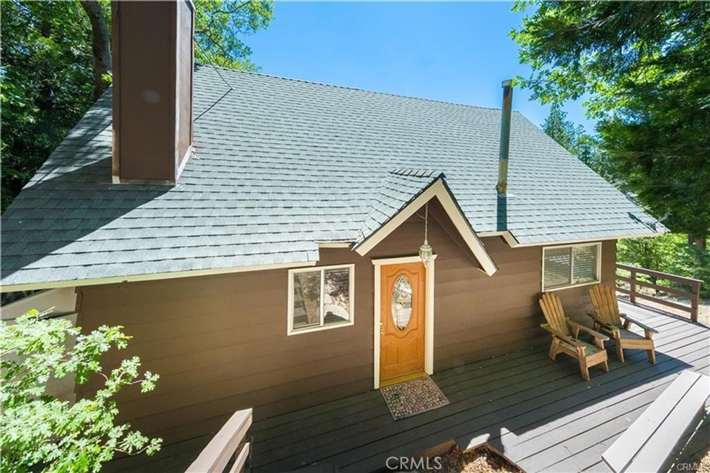 676 Grass Valley Road Lake Arrowhead, CA 92352 - Photo 2 of 4