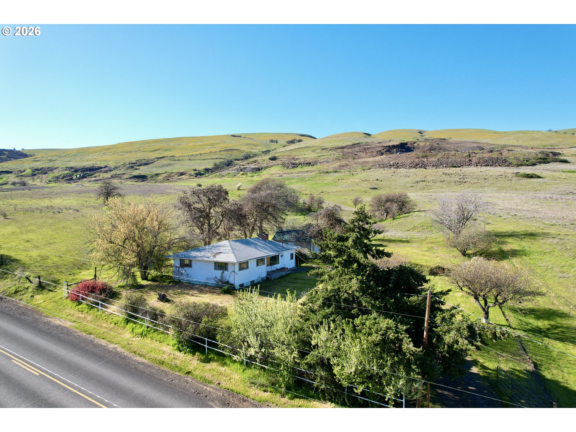 4925 7 Mile Hill Road The Dalles, OR 97058 - Photo 1 of 47