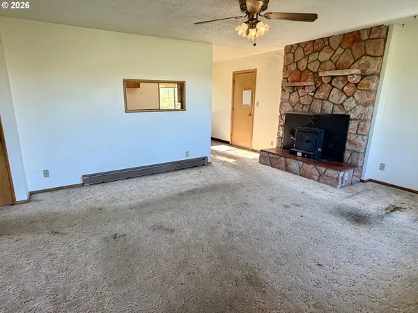 $395,000 | 4925 7 Mile Hill Road, The Dalles, OR 97058