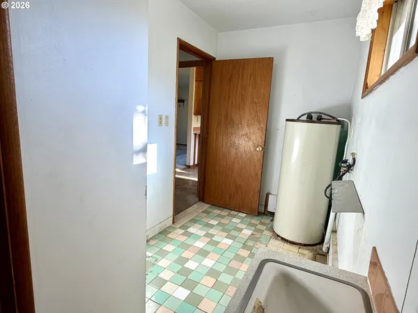$395,000 | 4925 7 Mile Hill Road, The Dalles, OR 97058