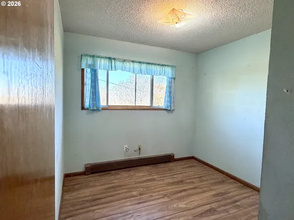 $395,000 | 4925 7 Mile Hill Road, The Dalles, OR 97058