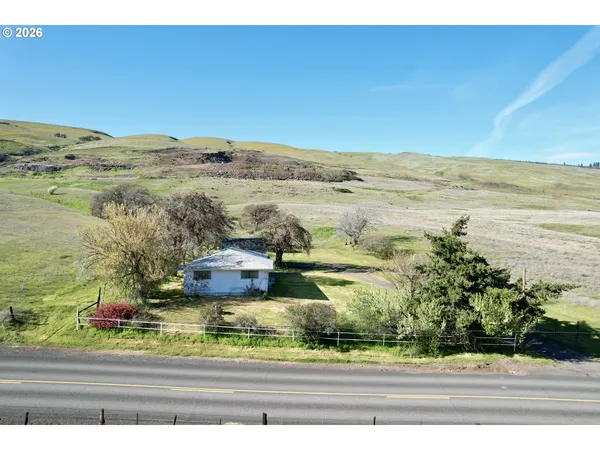 $395,000 | 4925 7 Mile Hill Road, The Dalles, OR 97058