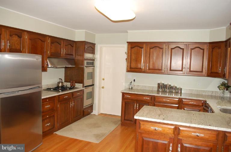 2402 Ravenview Road Lutherville-Timonium, MD 21093 - Photo 8 of 24 Kitchen