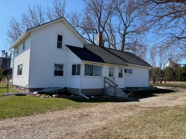 $295,000 | 7785 Saddlebag Lake Road, Lake Odessa, MI 48849