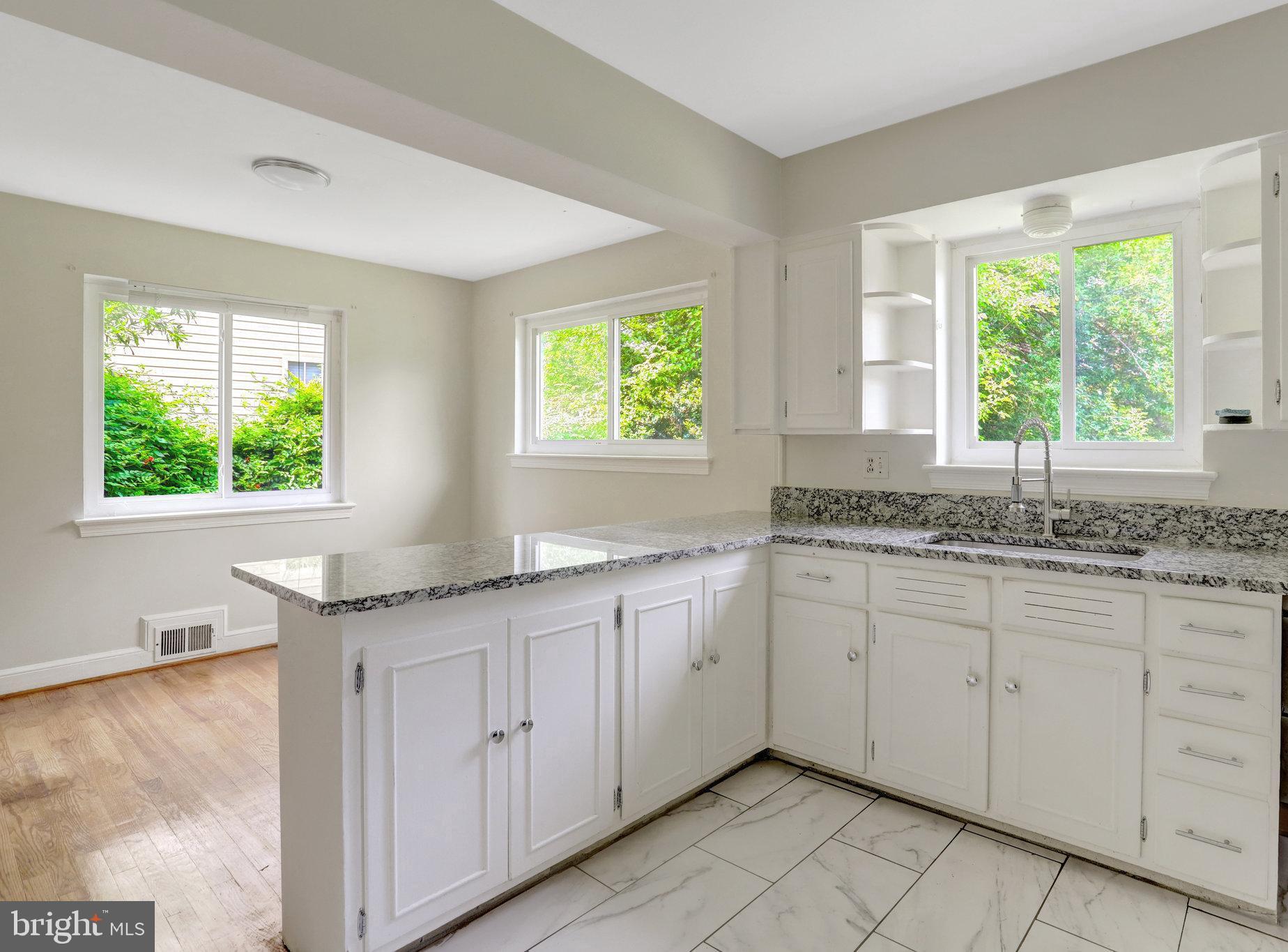 6005 Frederick Street Springfield, VA 22150 - Photo 7 of 24