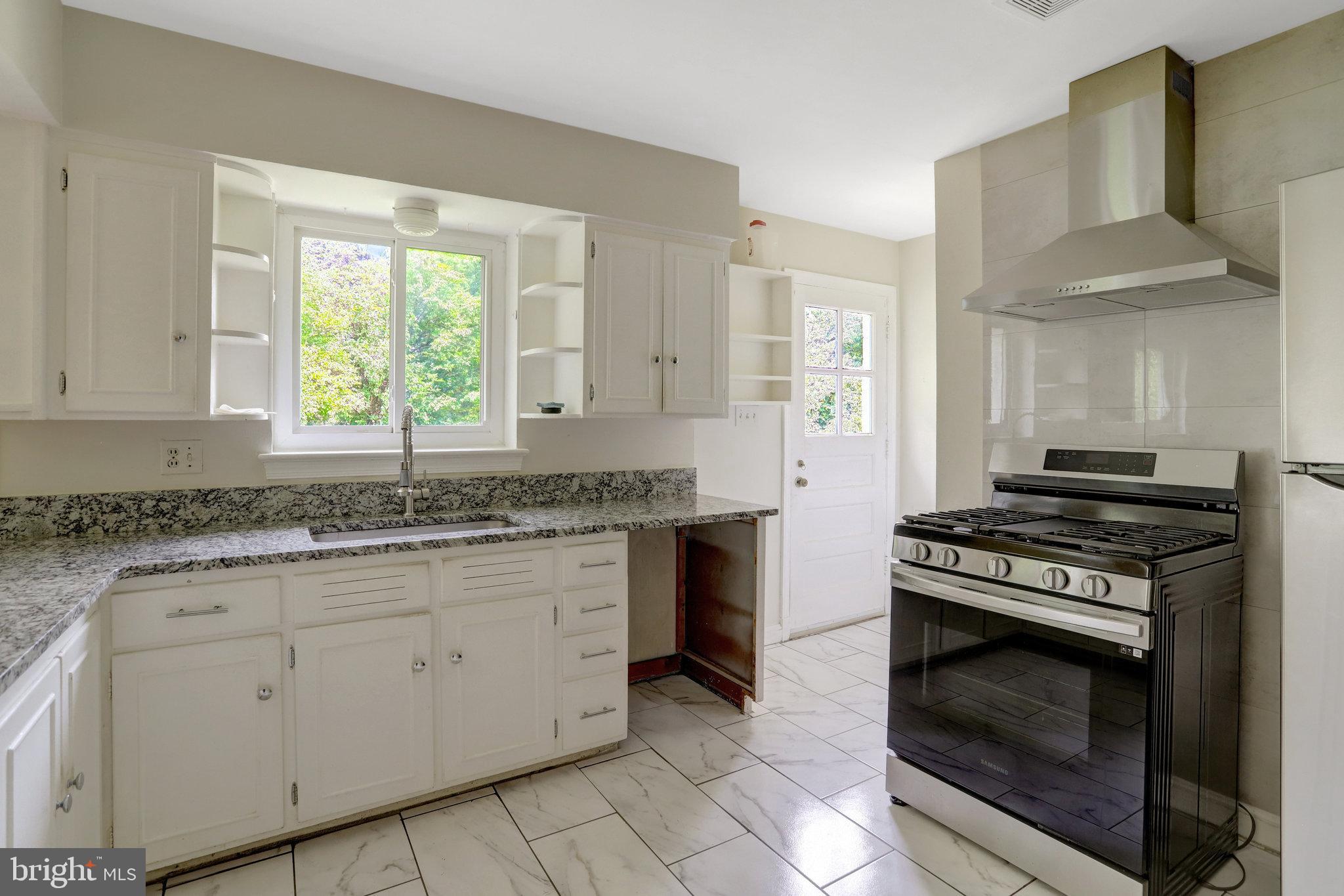 6005 Frederick Street Springfield, VA 22150 - Photo 8 of 24