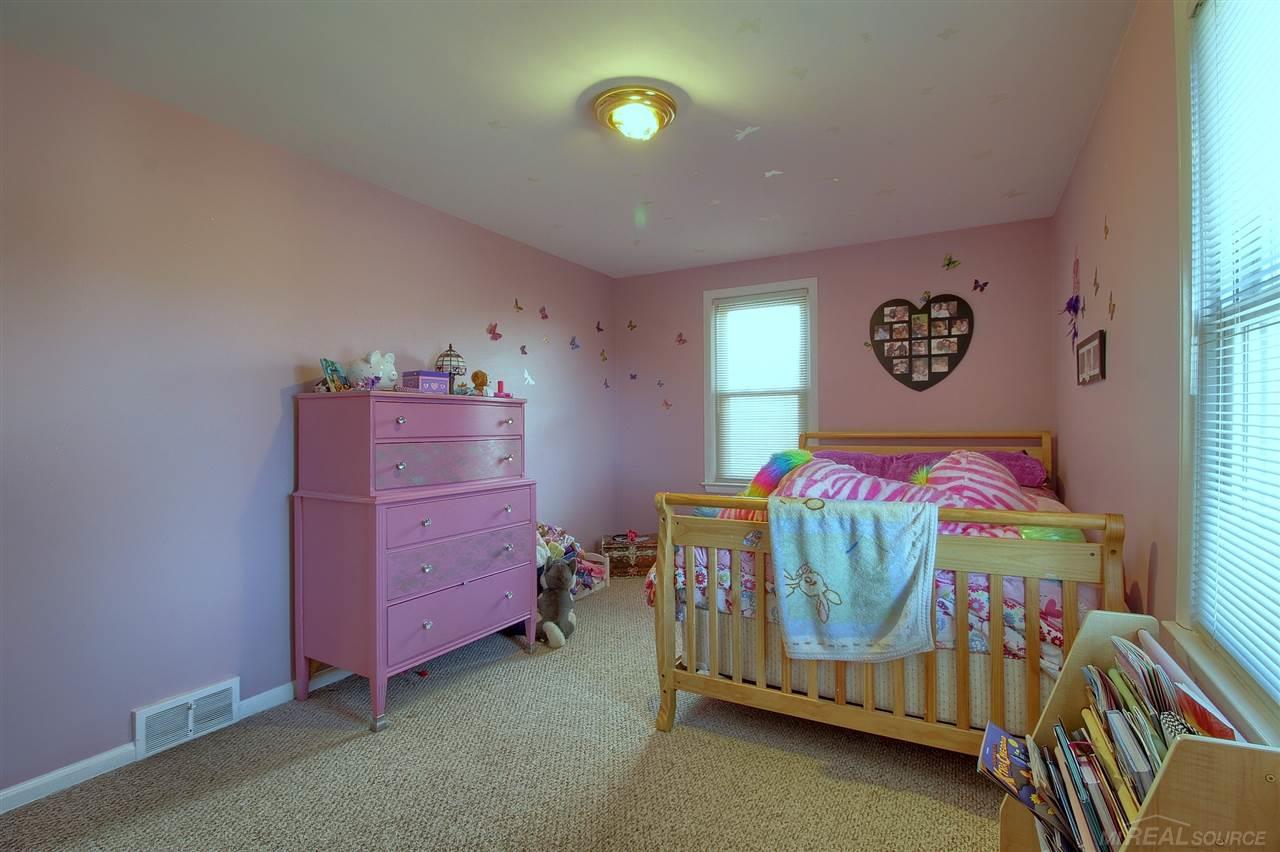 1990 Littlestone Road Grosse Pointe Woods, MI 48236 - Photo 21 of 32