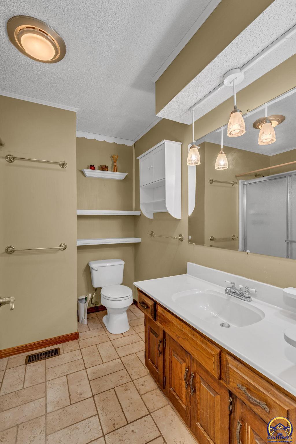5964 Southwest 23rd Terrace Topeka, KS 66614 - Photo 15 of 43
