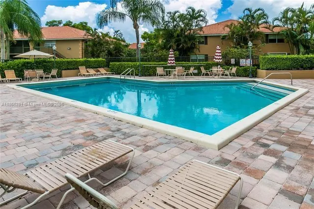 $2,200 | 10330 Northwest 8th Street, Unit 104, Pembroke Pines, FL 33026