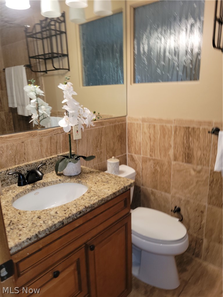3643 Burbridge Road Cleveland, OH 44121 - Photo 9 of 13