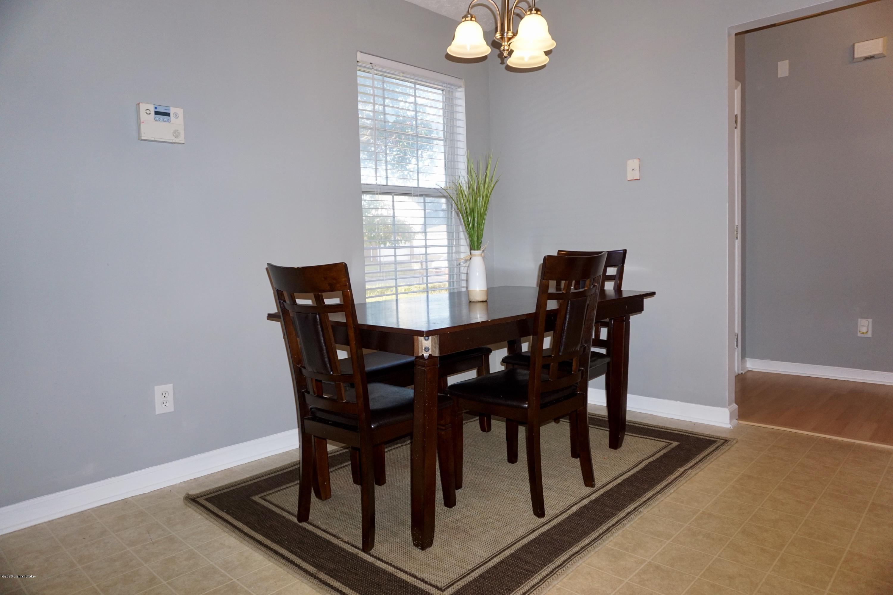 9709 Brooks Bend Road Louisville, KY 40258 - Photo 7 of 23 DSC04328