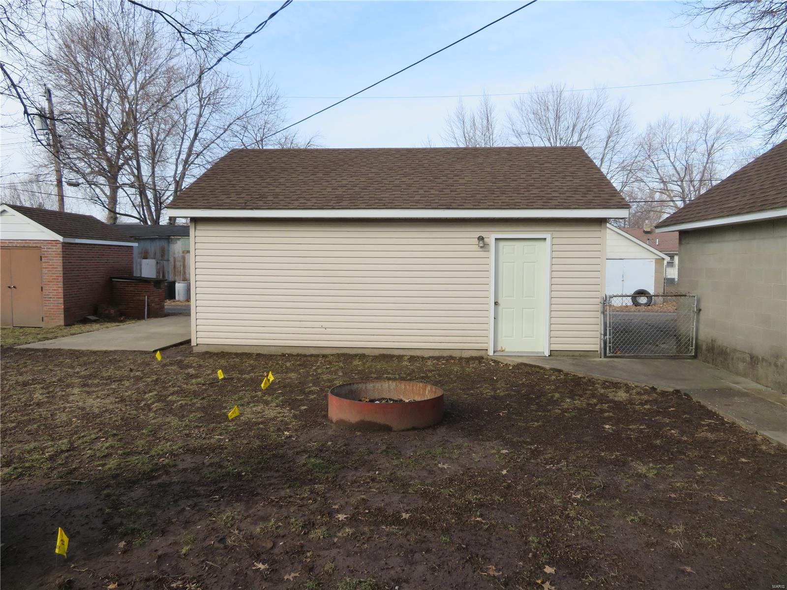 124 East 4th Street Roxana, IL 62084 - Photo 4 of 35