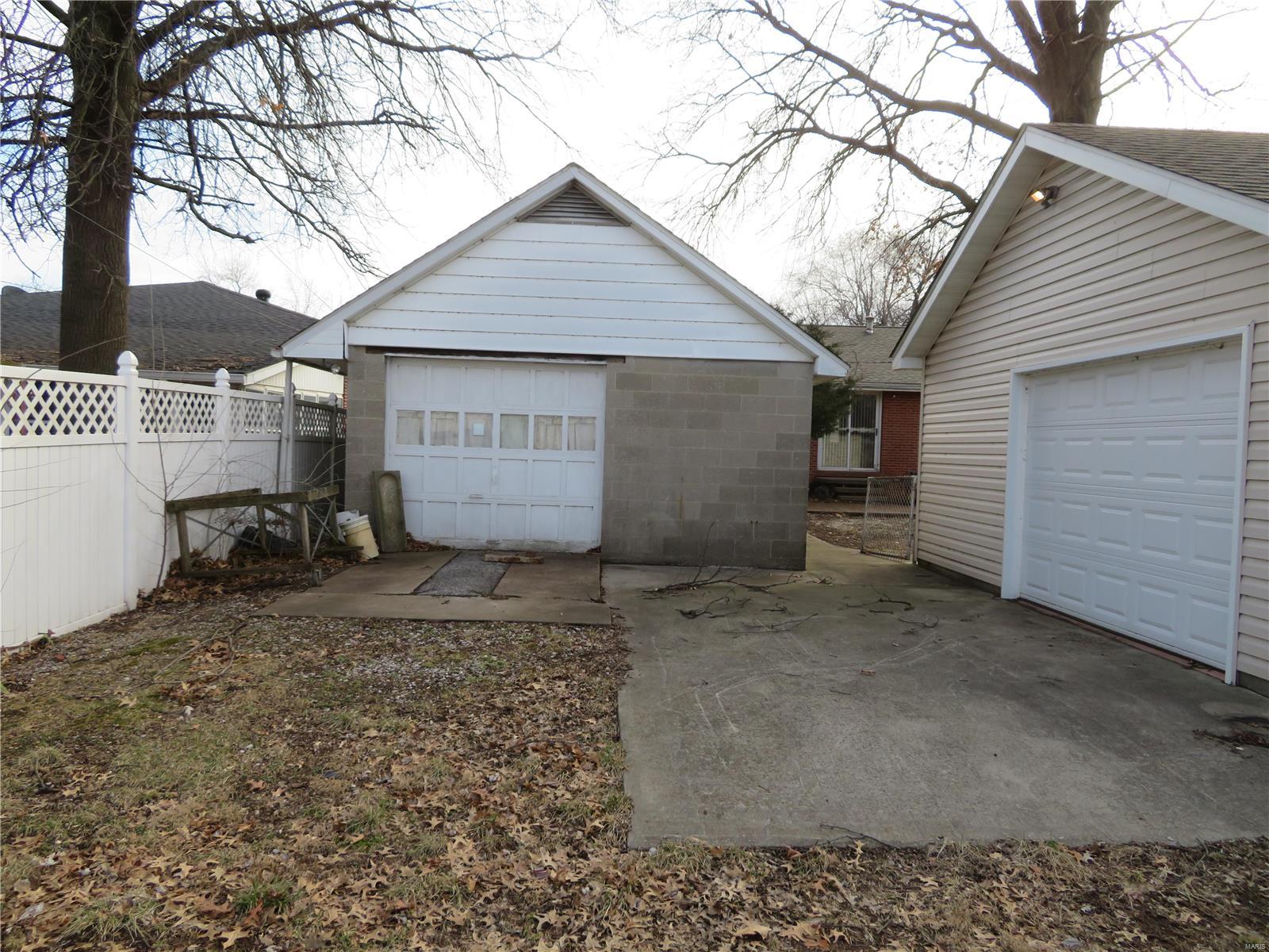 124 East 4th Street Roxana, IL 62084 - Photo 5 of 35