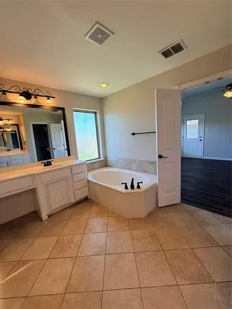 $2,550 | 213 Briarstone Drive, Alvarado, TX 76009