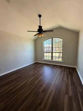 $2,550 | 213 Briarstone Drive, Alvarado, TX 76009