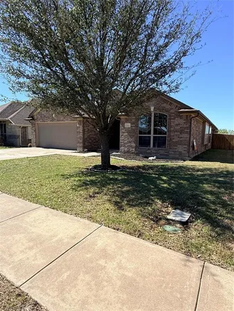 $2,550 | 213 Briarstone Drive, Alvarado, TX 76009