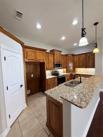 $2,550 | 213 Briarstone Drive, Alvarado, TX 76009