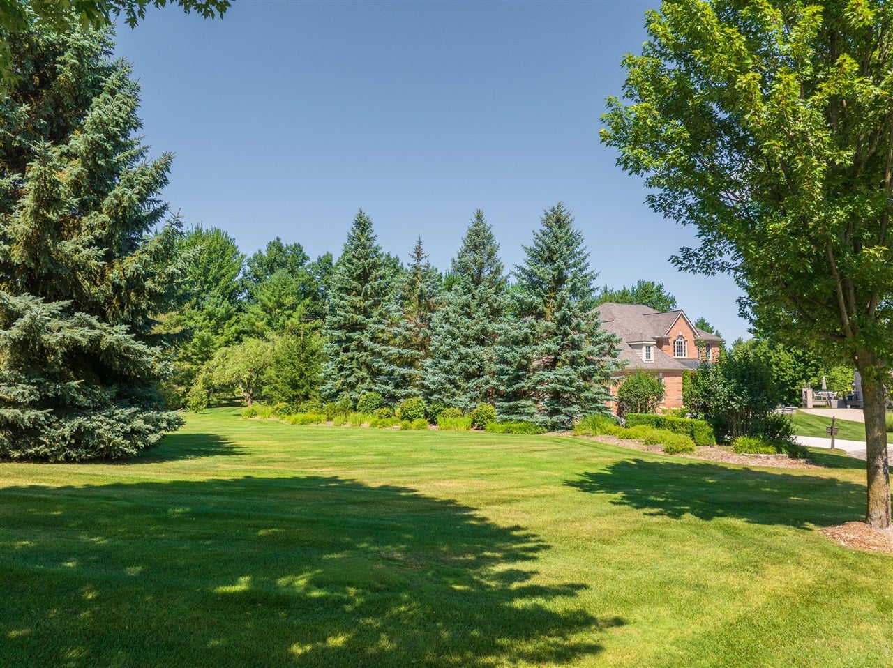 2910 North Addison Circle Rochester, MI 48306 - Photo 55 of 57 Gallery Image 55