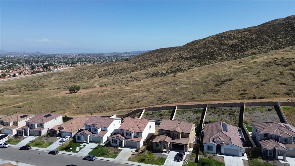 25344 Picket Range Way Menifee, CA 92586 - Photo 8 of 48
