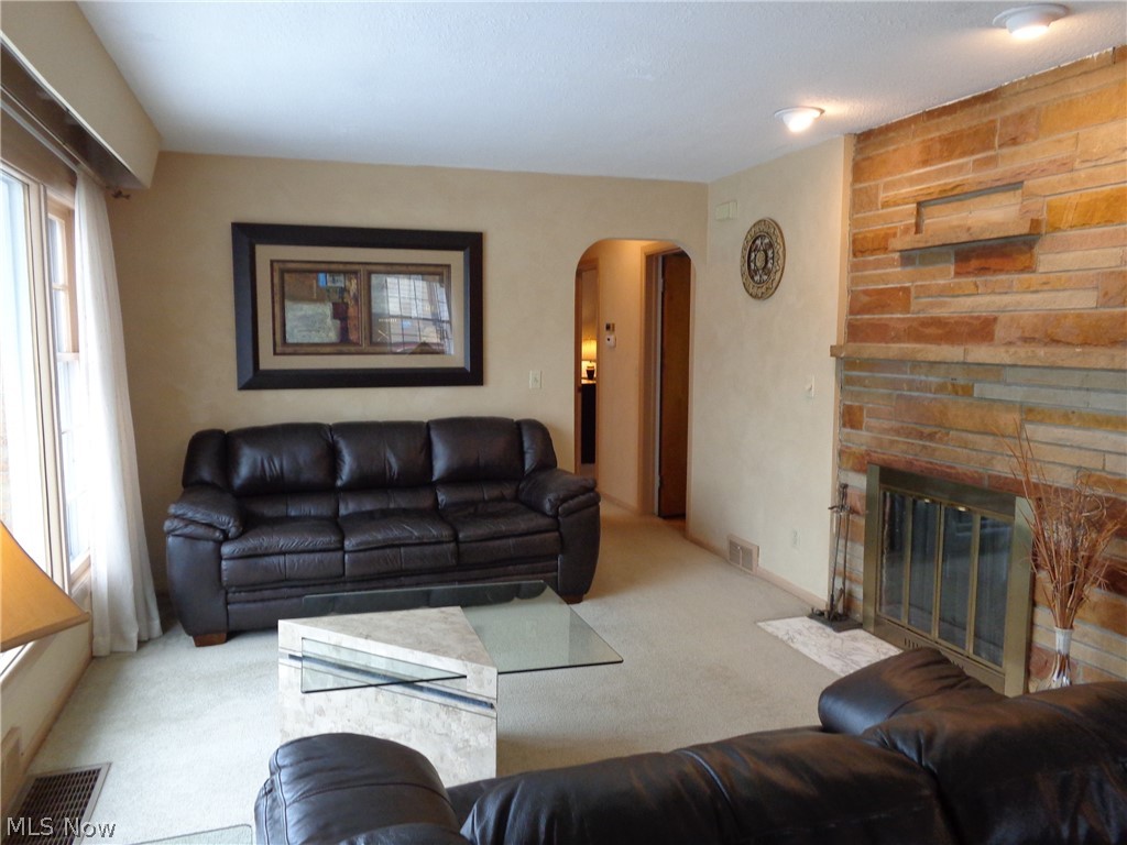 7798 York Road Cleveland, OH 44130 - Photo 7 of 28 Gallery Image 7