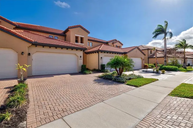 $389,900 | 23516 Awabuki Drive, Unit 201, Venice, FL 34293