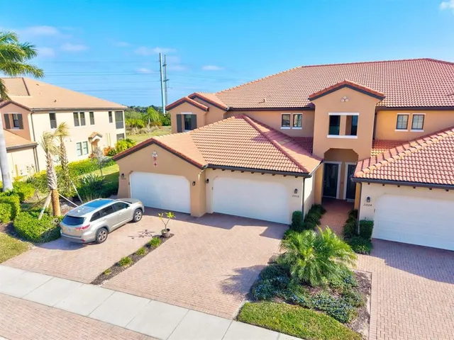 $389,900 | 23516 Awabuki Drive, Unit 201, Venice, FL 34293