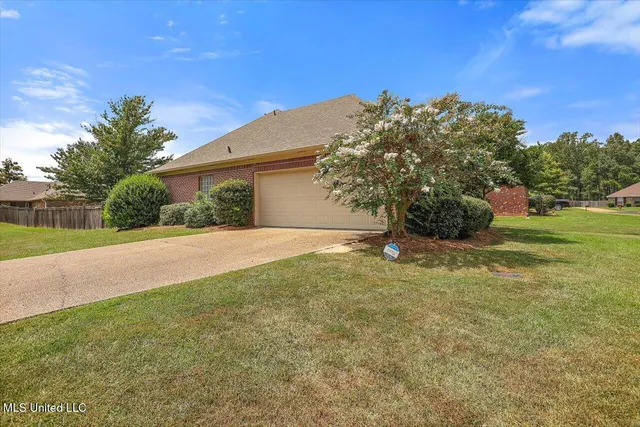 $2,195 | 113 West Pinebrook Drive, Brandon, MS 39047