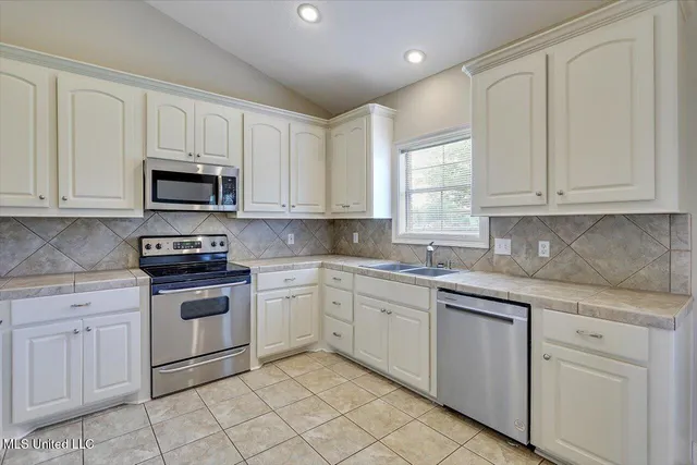 $2,195 | 113 West Pinebrook Drive, Brandon, MS 39047