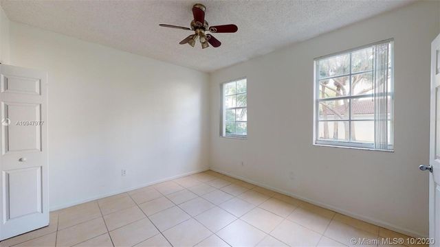 $348,000 | 3215 Northeast 184th Street, Unit 14103, Aventura, FL 33160