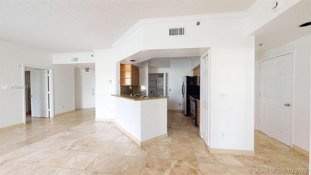 $348,000 | 3215 Northeast 184th Street, Unit 14103, Aventura, FL 33160