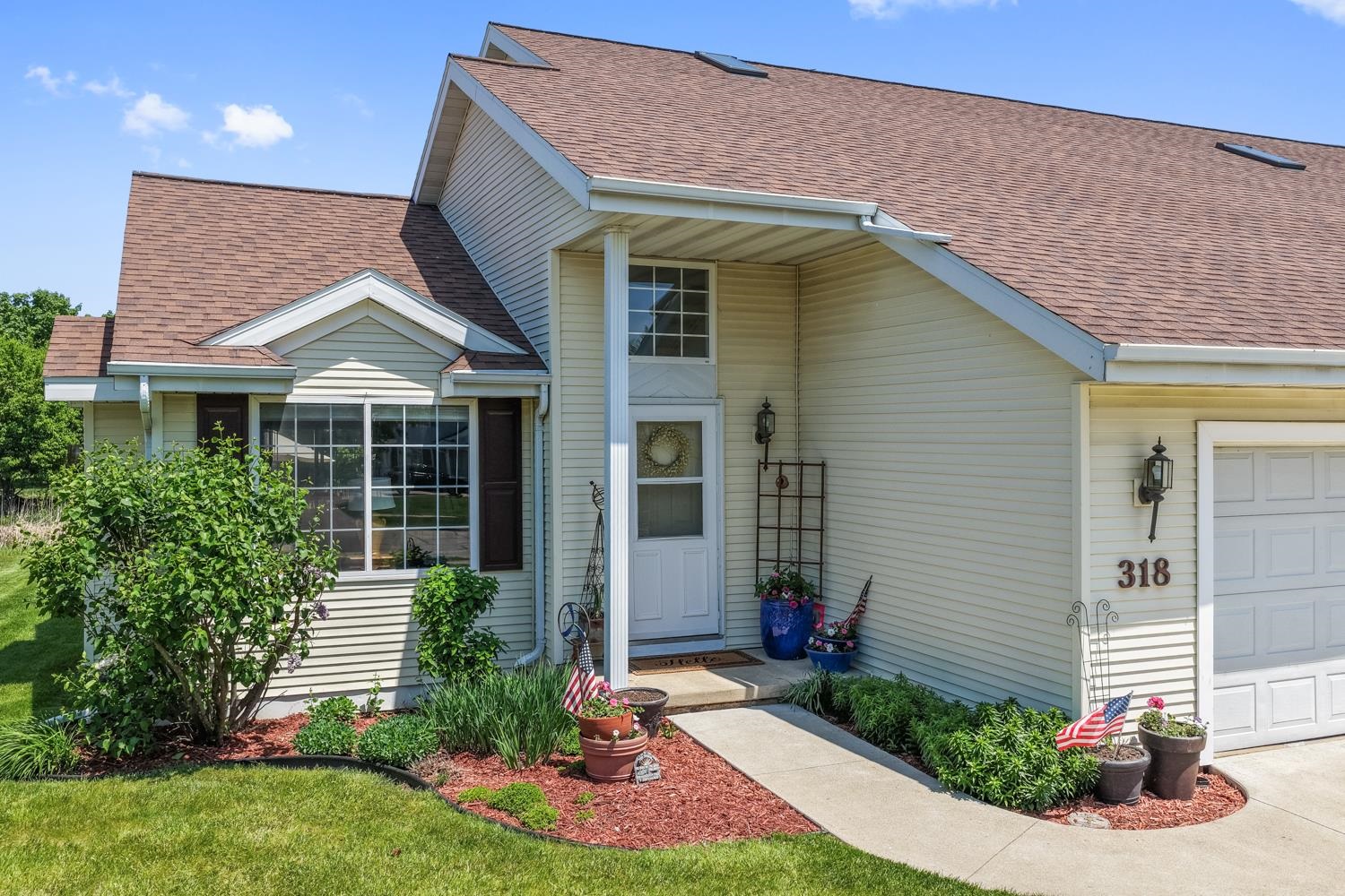 316 Desplaine Road De Pere, WI 54115 - Photo 3 of 50