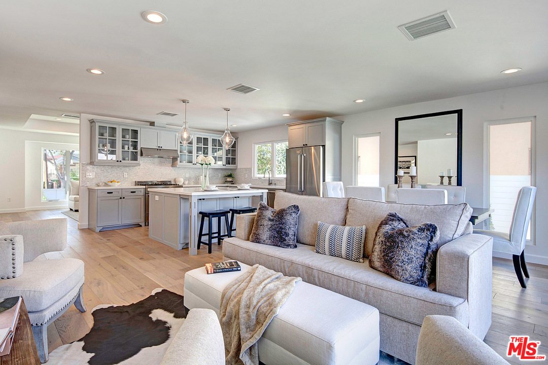 11362 Charnock Road Los Angeles, CA 90066 - Photo 12 of 23 Gallery Image 12