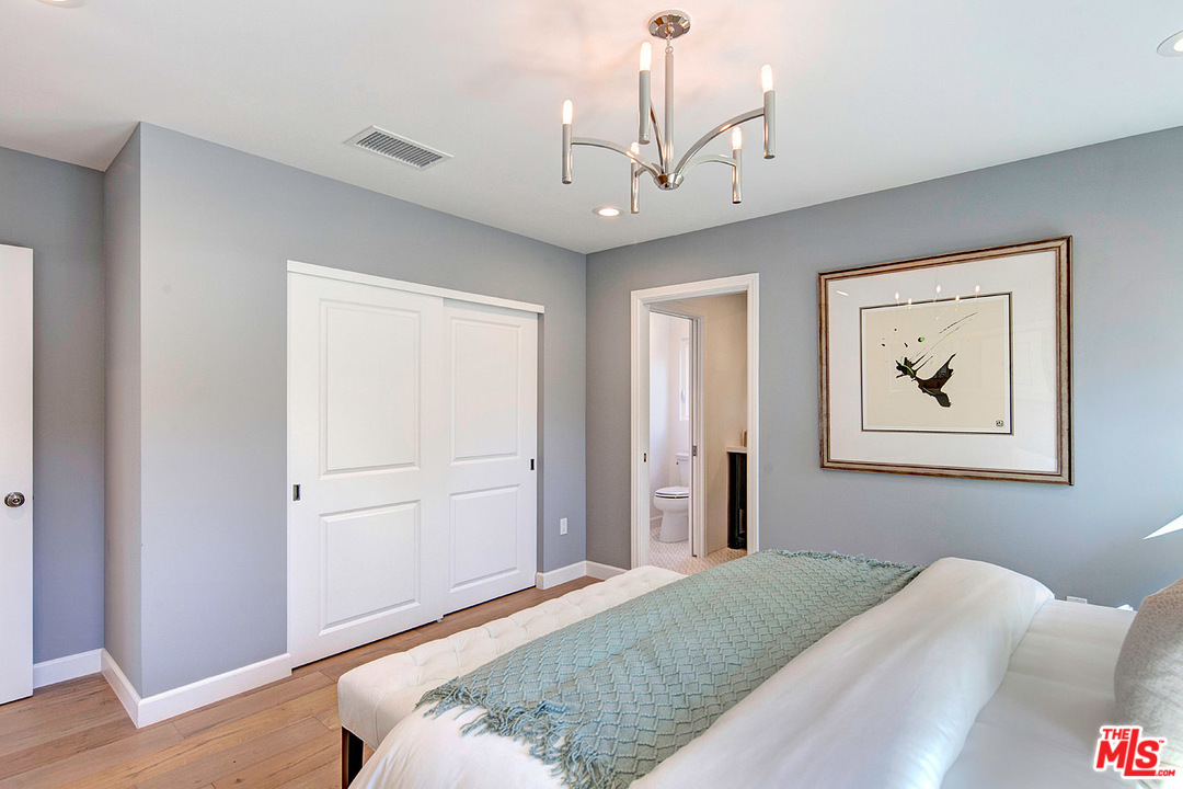 11362 Charnock Road Los Angeles, CA 90066 - Photo 16 of 23 Gallery Image 16