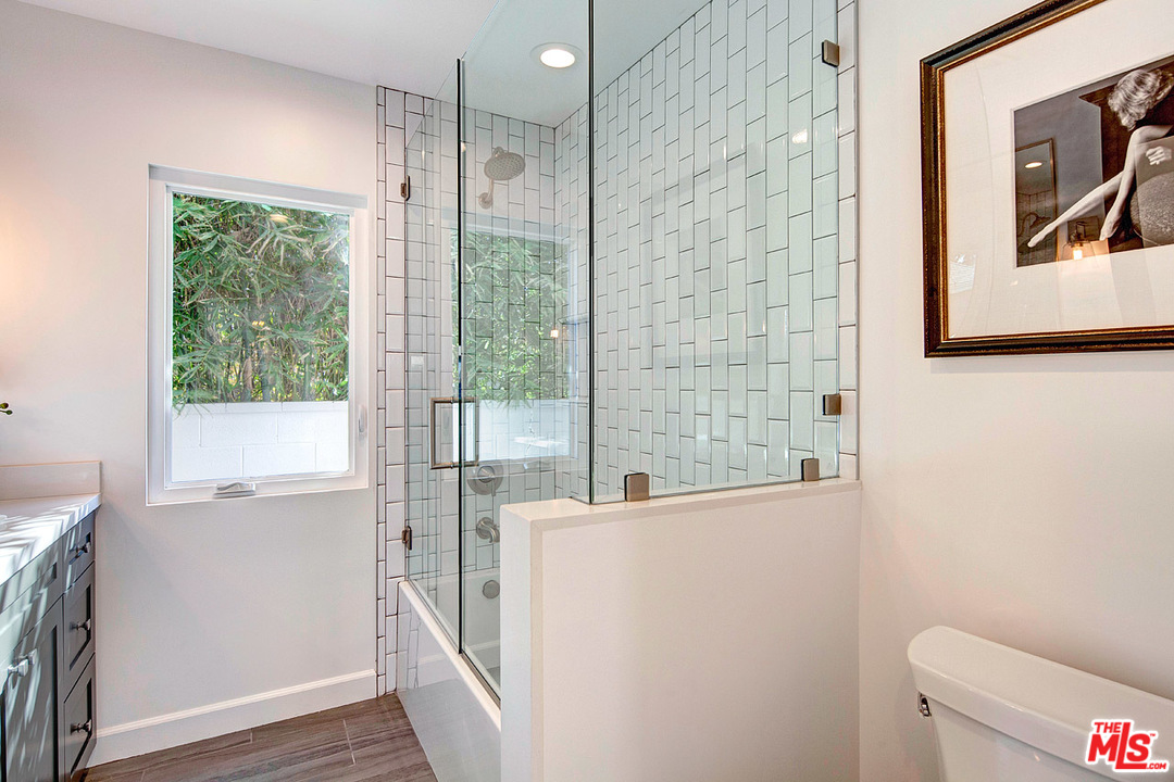 11362 Charnock Road Los Angeles, CA 90066 - Photo 20 of 23 Gallery Image 20