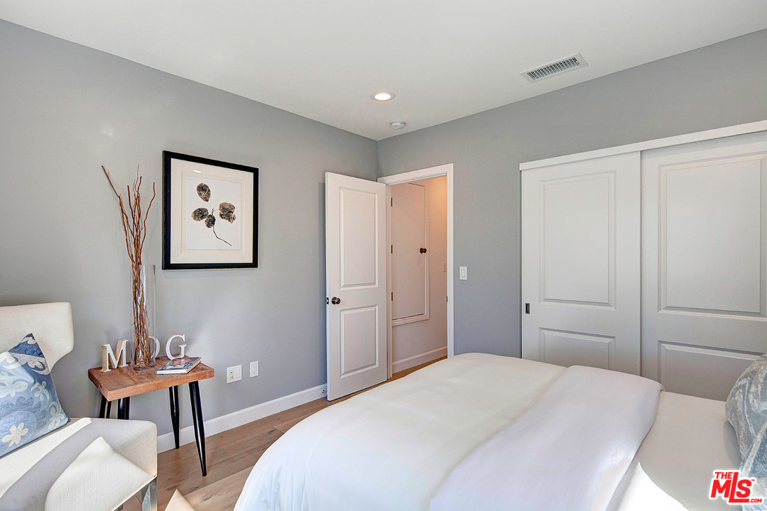 11362 Charnock Road Los Angeles, CA 90066 - Photo 23 of 23 Gallery Image 23