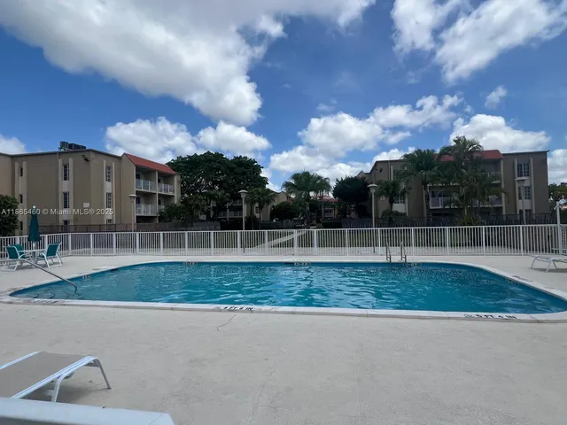 $1,900 | 4810 Northwest 79th Avenue, Unit 305, Doral, FL 33166