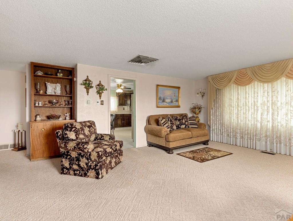 2226 Hillside Road Pueblo, CO 81006 - Photo 18 of 50 Gallery Image 18