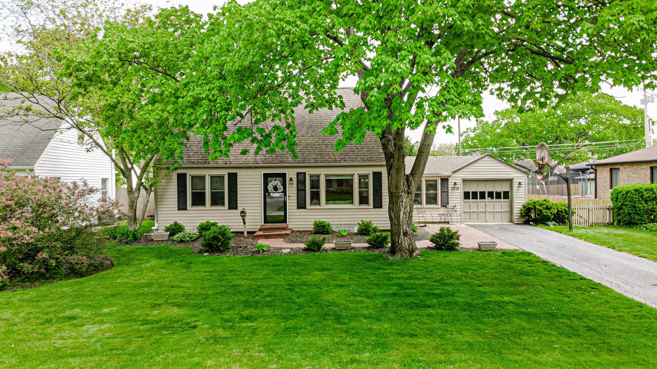 3218 Ainwick Road Columbus, OH 43221 - Photo 29 of 45 Front